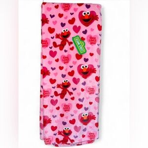Sesame Street Elmo Valentine’s Plush Throw Blanket, pink with hearts